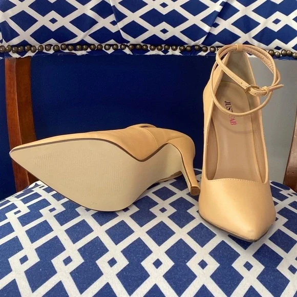 Nude shoe dazzle classic pointed ankle strap pumps Sz 10 - Picture 2 of 8